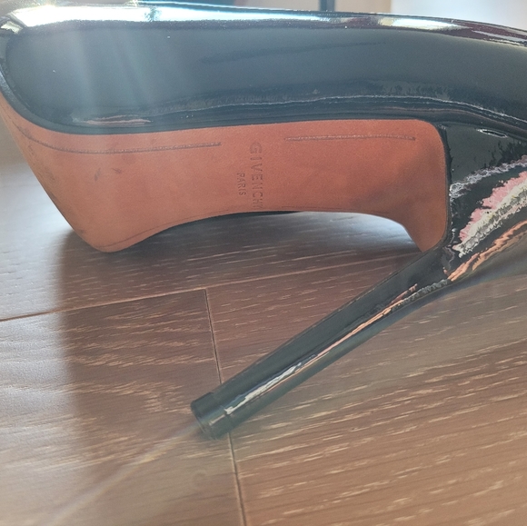 GIVENCHY Pointy metal cap patent black heels - Picture 15 of 15